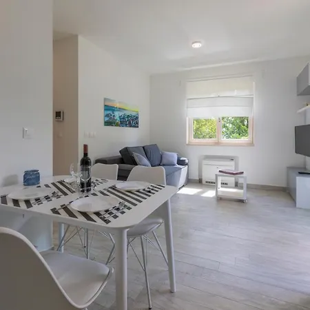 Apartament Mb *